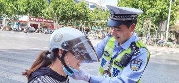 如何找到头盔的国外采购商